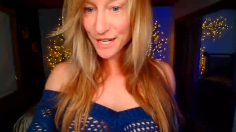 jadeamaryllis_ online show from April 29, 2:33 pm