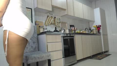 Snapshot of jadeee_11 chatting on February 1, 5:37 pm Jade online show from February 1, 5:37 pm