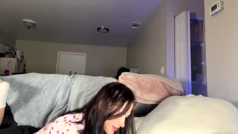 sexyeyes neverlie  online show from April 27, 6:05 pm