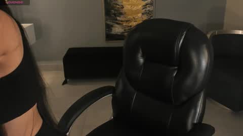 JADE EVANS online show from October 8, 6:03 pm