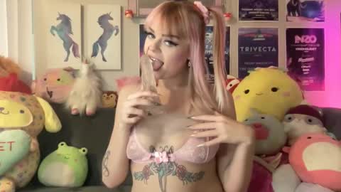 jadeisabelxo online show from February 25, 12:25 am