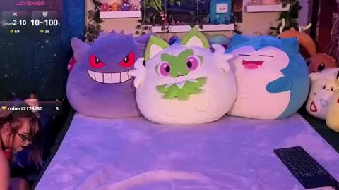 jadeplant online show from May 5, 1:01 am