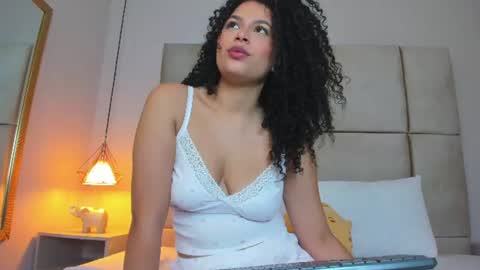 Jade online show from July 16, 8:34 pm