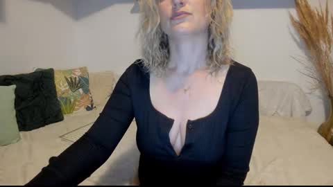 elena online show from November 24, 3:27 am