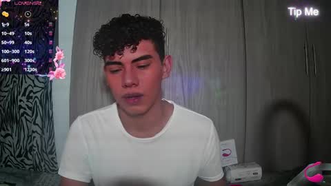 javi15  online show from December 8, 4:44 am