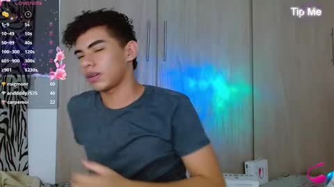 javi15  online show from December 11, 12:44 pm