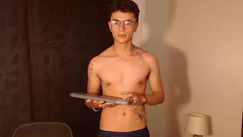 Snapshot of jaico_santos chatting on September 8, 10:31 pm jaico_santos online show from September 8, 10:31 pm