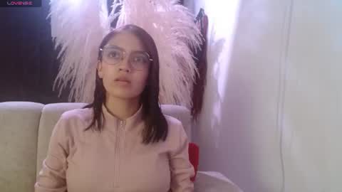 jaide387017 online show from June 9, 10:20 pm