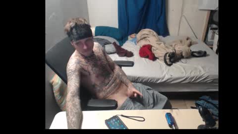 showingitoff online show from November 7, 4:26 am