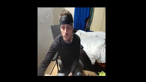 showingitoff online show from January 17, 10:02 am