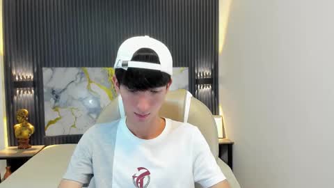 Snapshot of jake_evanss_ chatting on October 13, 8:33 pm JAKE online show from October 13, 8:33 pm