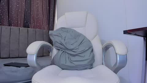 Snapshot of jake_evanss_ chatting on January 21, 4:48 pm JAKE online show from January 21, 4:48 pm