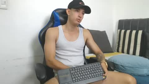 Hi guys im new 3 online show from June 25, 5:07 pm