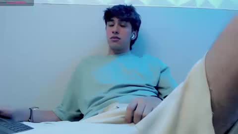Snapshot of jake_tripp chatting on October 15, 4:49 am jake_tripp online show from October 15, 4:49 am