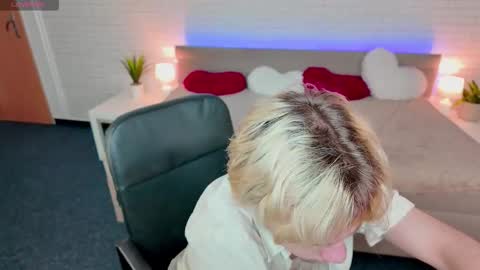 JameMiller online show from March 13, 5:16 pm