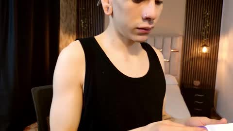 james_adamss_ online show from February 20, 1:13 pm