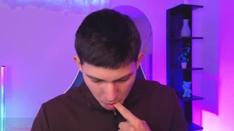 james_cr online show from June 17, 12:32 pm