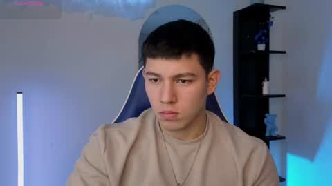 james_cr online show from June 19, 12:33 pm