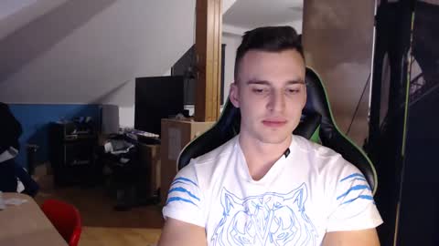 jamesss11158699 online show from January 19, 10:06 pm