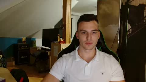 jamesss11158699 online show from December 4, 8:34 pm