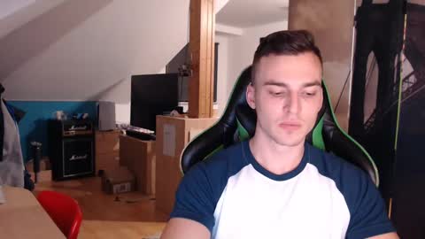jamesss11158699 online show from January 20, 7:35 pm