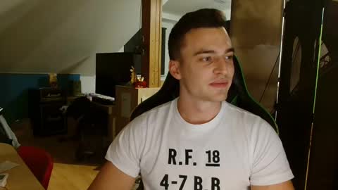 jamesss11158699 online show from December 14, 8:29 pm