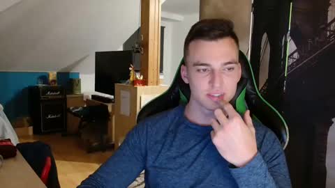 jamesss11158699 online show from December 6, 7:50 pm