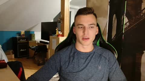 jamesss11158699 online show from December 6, 10:57 pm