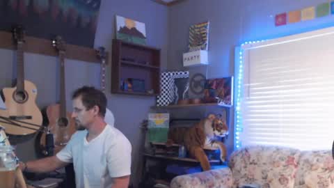 Jameswebbscope online show from July 4, 10:24 pm