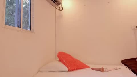 Snapshot of jane_monttgomery chatting on February 28, 9:12 pm Jane  M online show from February 28, 9:12 pm