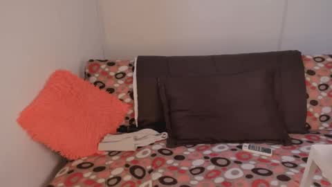 Snapshot of jane_monttgomery chatting on December 15, 6:15 pm Jane  M online show from December 15, 6:15 pm