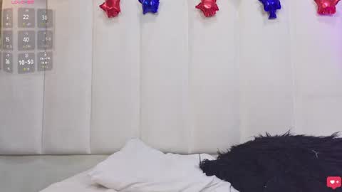 janettejones_ online show from July 4, 4:27 am