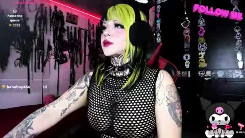 Snapshot of janna_ink chatting on October 7, 11:12 pm online show from October 7, 11:12 pm