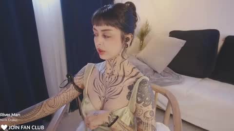   jmaybe e online show from October 9, 2:33 pm