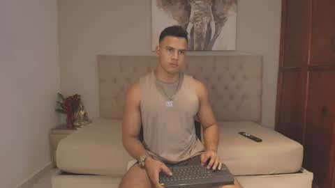 janomar01 online show from July 23, 7:44 pm