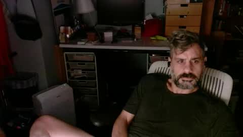 jareth_returns online show from November 18, 5:43 am