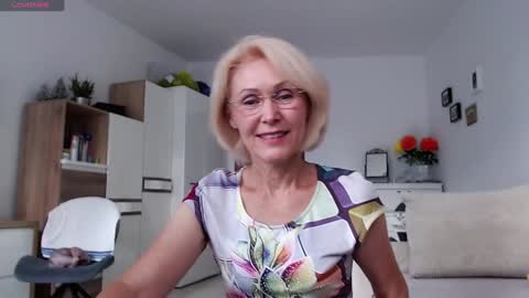 Snapshot of jasmin18v chatting on September 12, 1:35 pm Jasmin room for people 40 online show from September 12, 1:35 pm