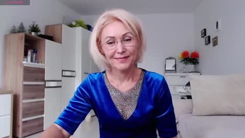 Snapshot of jasmin18v chatting on September 14, 12:28 pm Jasmin room for people 40 online show from September 14, 12:28 pm