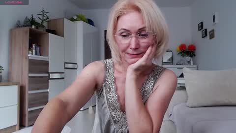Snapshot of jasmin18v chatting on October 22, 1:24 pm Jasmin room for people 40 online show from October 22, 1:24 pm