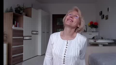 Snapshot of jasmin18v chatting on February 24, 2:26 pm Jasmin room for people 40 online show from February 24, 2:26 pm