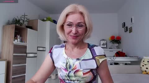 Snapshot of jasmin18v chatting on October 12, 1:15 pm Jasmin room for people 40 online show from October 12, 1:15 pm