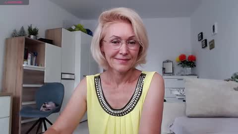 Snapshot of jasmin18v chatting on September 10, 1:01 pm Jasmin room for people 40 online show from September 10, 1:01 pm