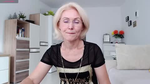 Snapshot of jasmin18v chatting on September 19, 1:26 pm Jasmin room for people 40 online show from September 19, 1:26 pm