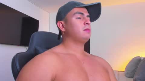 JBrooksXx online show from September 19, 2:05 am