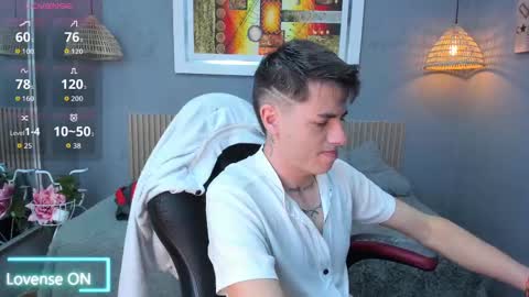 jasperjohnson online show from November 18, 2:47 am