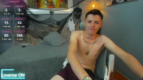 jasperjohnson online show from October 24, 4:02 am