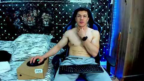 Javier online show from August 3, 7:10 am