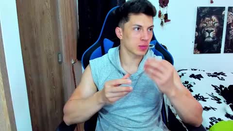 Javier online show from February 10, 5:30 pm