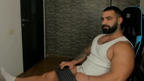 JaxonHunk online show from April 30, 8:25 pm