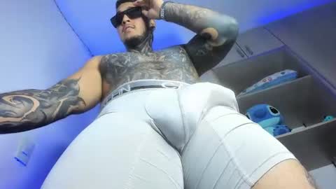 Michael independient model online show from July 17, 6:32 pm
